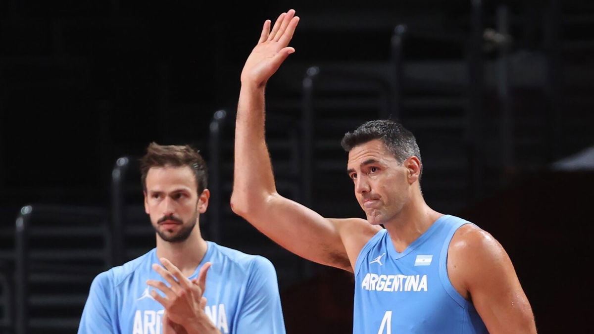 Argentina's Luis Scola receives tear-jerking ovation