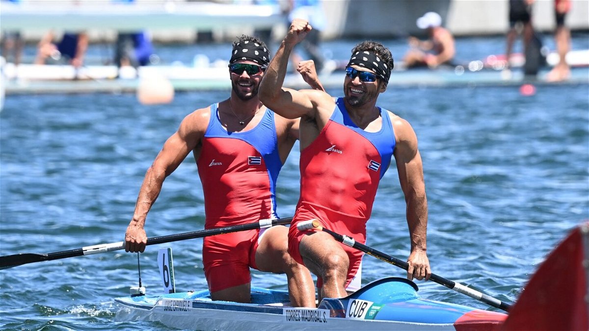 Cuban canoeing duo celebrate come-from-behind gold medal win