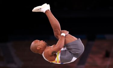 Rayderley Zapata takes silver on floor after tiebreak