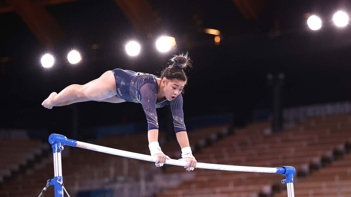 Suni Lee snags bronze on uneven bars - KYMA