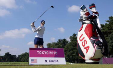 Low scores and high heat in Round 3 of women's golf event