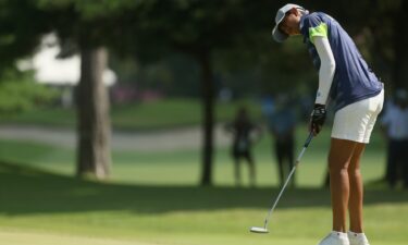 Aditi Ashok gets to 10 under par with clutch birdie