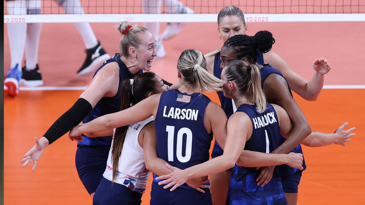 Team USA advances in straight sets in indoor volleyball