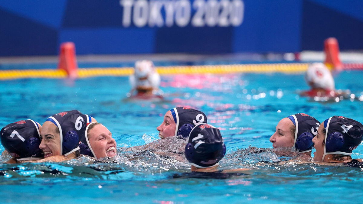 U.S. routs Spain in water polo final