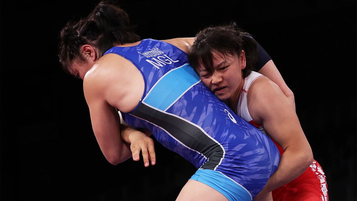 Meerim Zhumanazarova wins bronze in women's freestyle 68kg