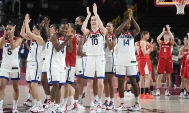 U.S. women's basketball team applauds