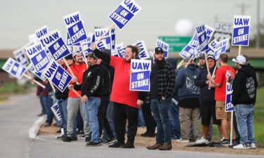 Democratic Senator Elizabeth Warren voiced her support Thursday for striking John Deere workers