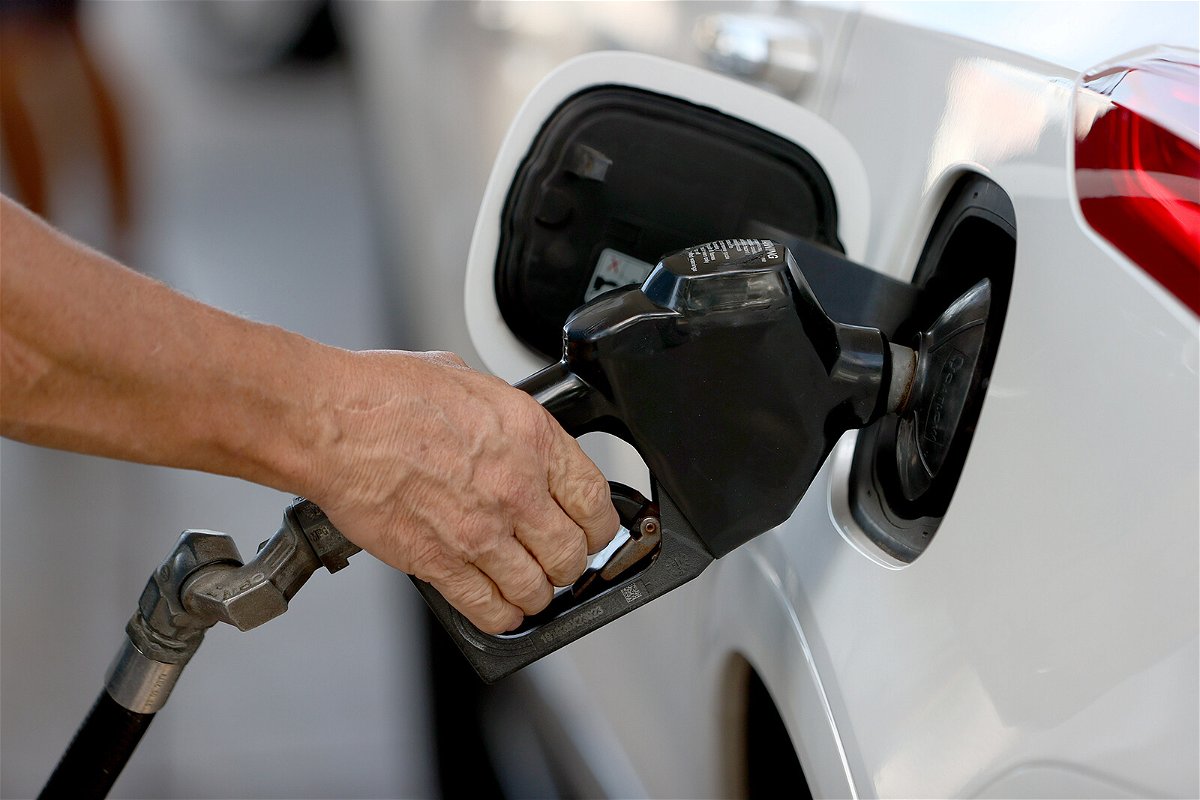 <i>Joe Raedle/Getty Images</i><br/>The US Energy Information Administration said Tuesday the national average for regular gasoline will probably drop to $3.01 a gallon in January
