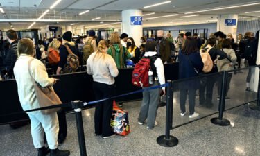 TSA screens more than 2 million passengers for third straight day