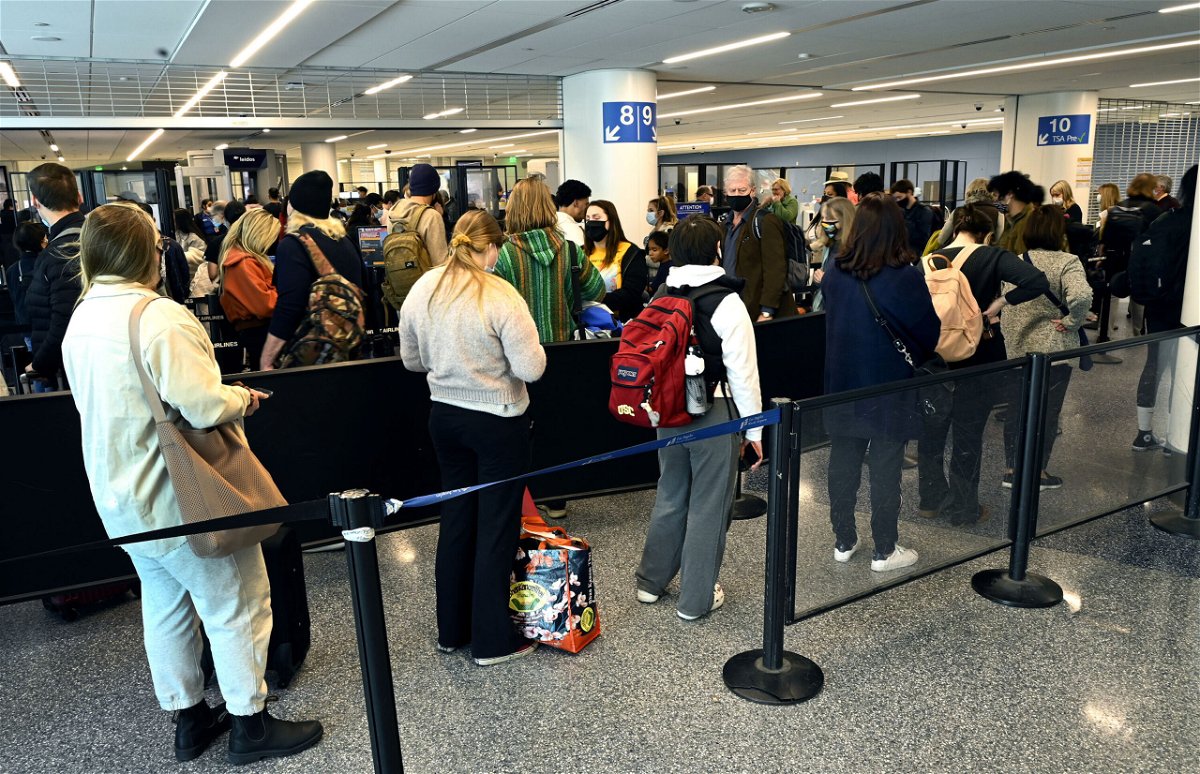 <i>Brittany Murray/MediaNews Group/Long Beach Press-Telegram/Getty Images</i><br/>TSA screens more than 2 million passengers for third straight day