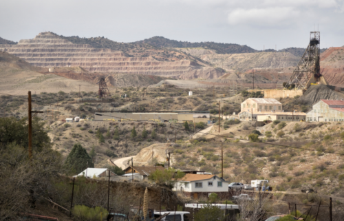 Arizona is the #5 state with the fewest people living near toxic release facilities
