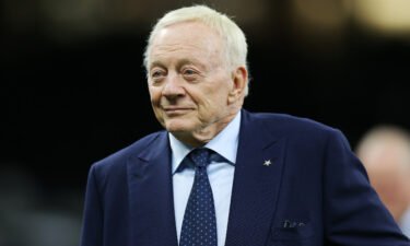 Dallas Cowboys owner Jerry Jones is dropping his effort to shield a paternity lawsuit from the public eye and is going on offense.