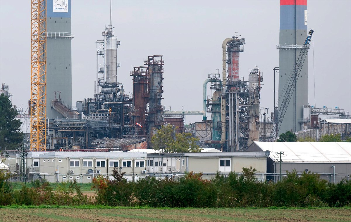 <i>Sven Hoppe/picture-alliance/dpa/AP</i><br/>The German government has seized control of three Russian-owned oil refineries to secure supplies of gasoline