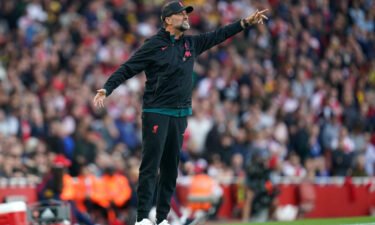 Liverpool manager Jurgen Klopp gestures on the touchline during the Premier League match at the Emirates Stadium