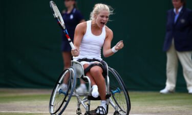 De Groot celebrates winning her first grand slam title at Wimbledon in 2017.