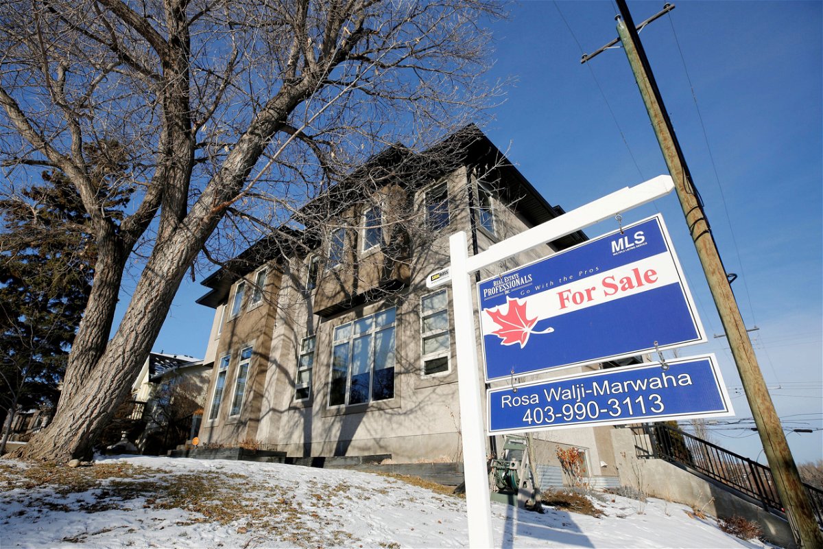 <i>Todd Korol/Reuters</i><br/>A For Sale sign at a house for sale in Calgary