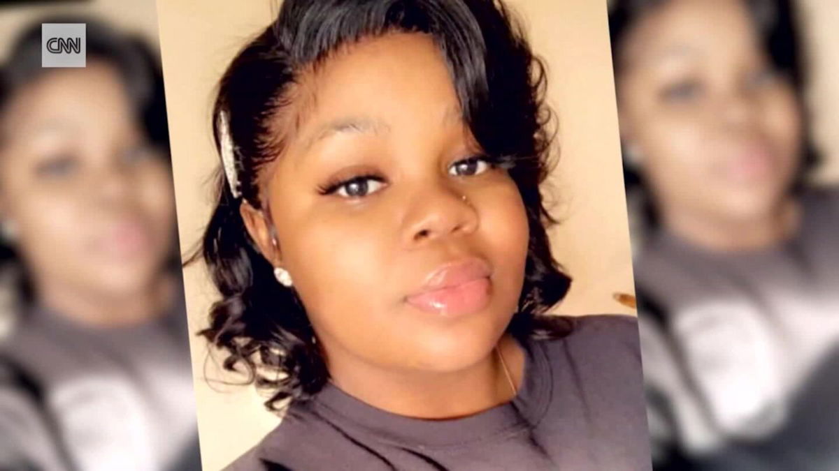 <i></i><br/>Diners at a Kentucky restaurant were outraged to see and hear what they believe was video footage showing the killing of Breonna Taylor at an event featuring John Mattingly