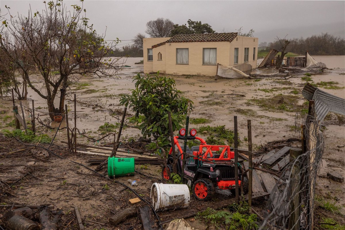<i>David McNew/AFP/Getty Images</i><br/>Flood waters inundate a home by the Salinas River near Chualar