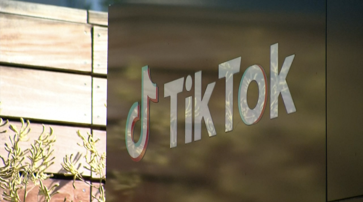 Senator Bennet calls on Apple and Google to remove TikTok – KYMA