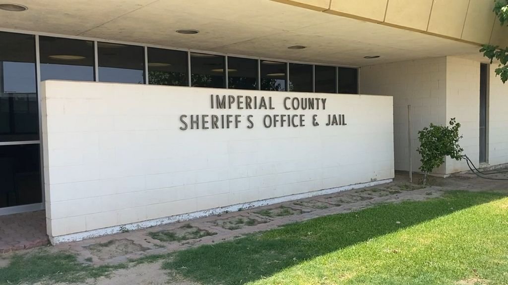 Imperial County authorities arrest Calexico man and seized weapons - KYMA