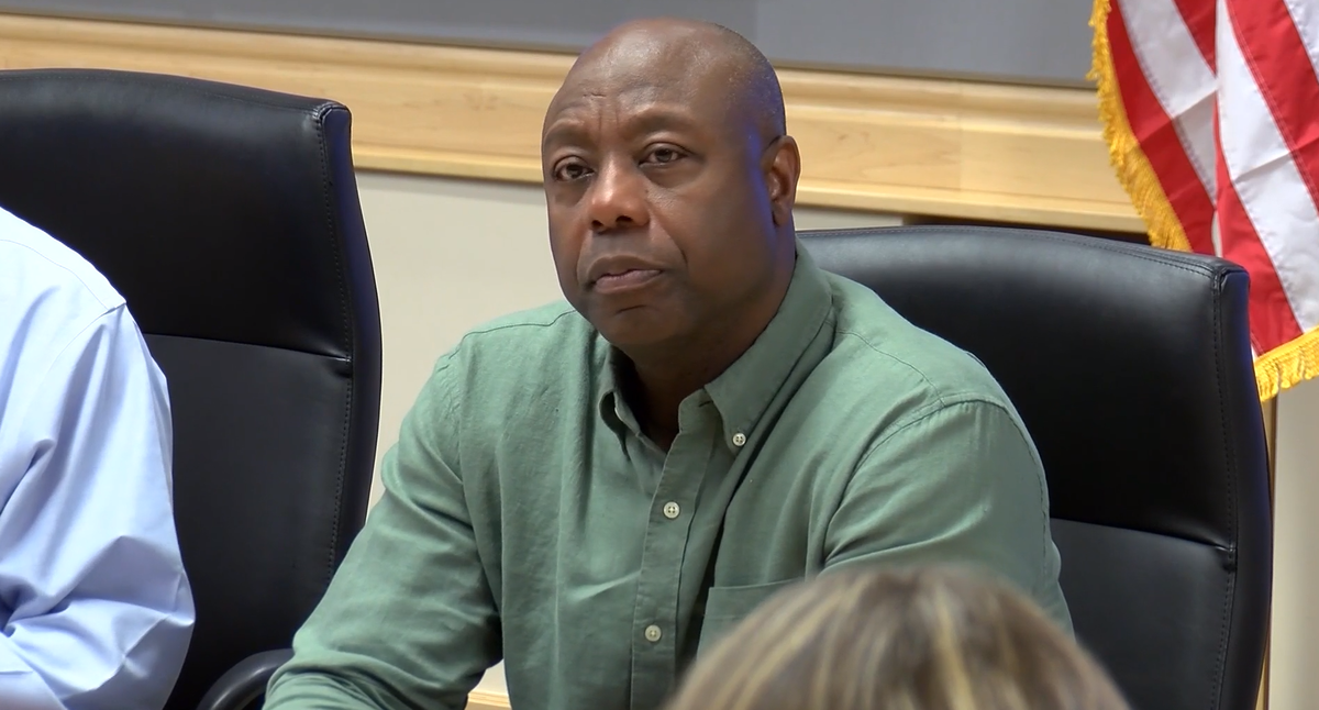 Presidential candidate Tim Scott visits Yuma and hosts roundtable - KYMA