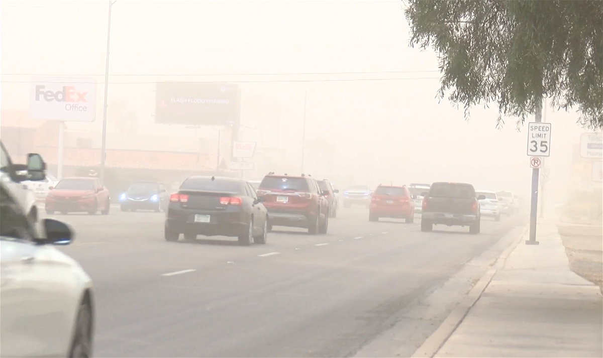 Local residents react to dust storm in Yuma County