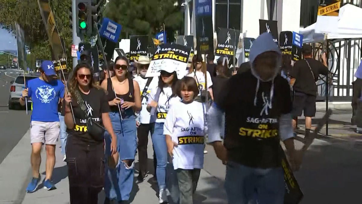 SAG-AFTRA strikers hold picket lines at Sony Pictures Studios - KYMA