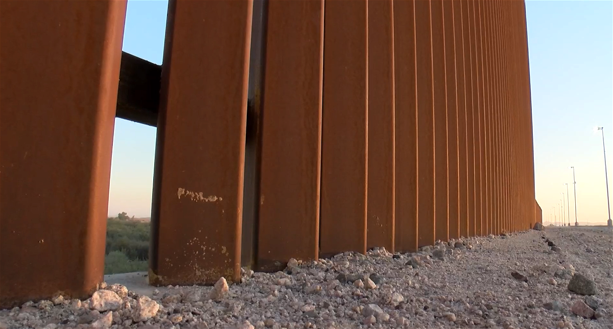 Federal judge prohibits separating migrant families at US border