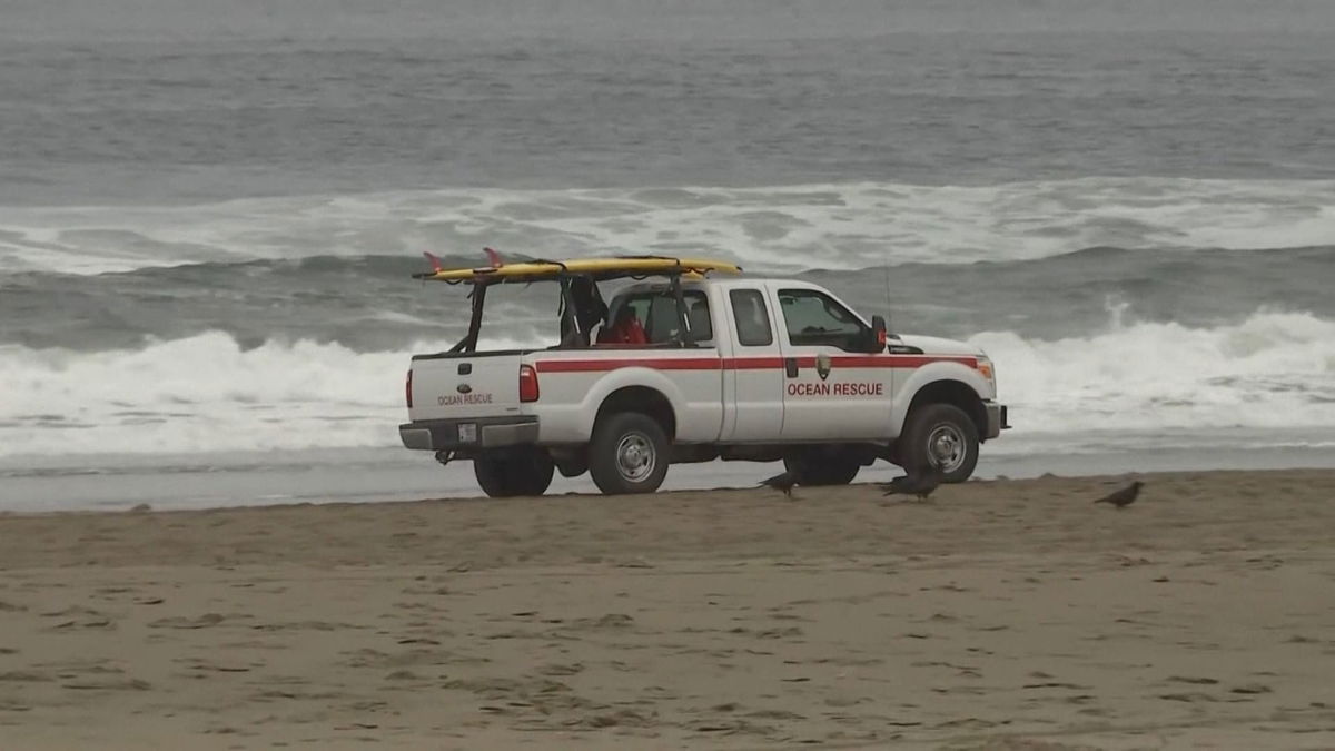 California authorities rescued four people from capsized boat - KYMA