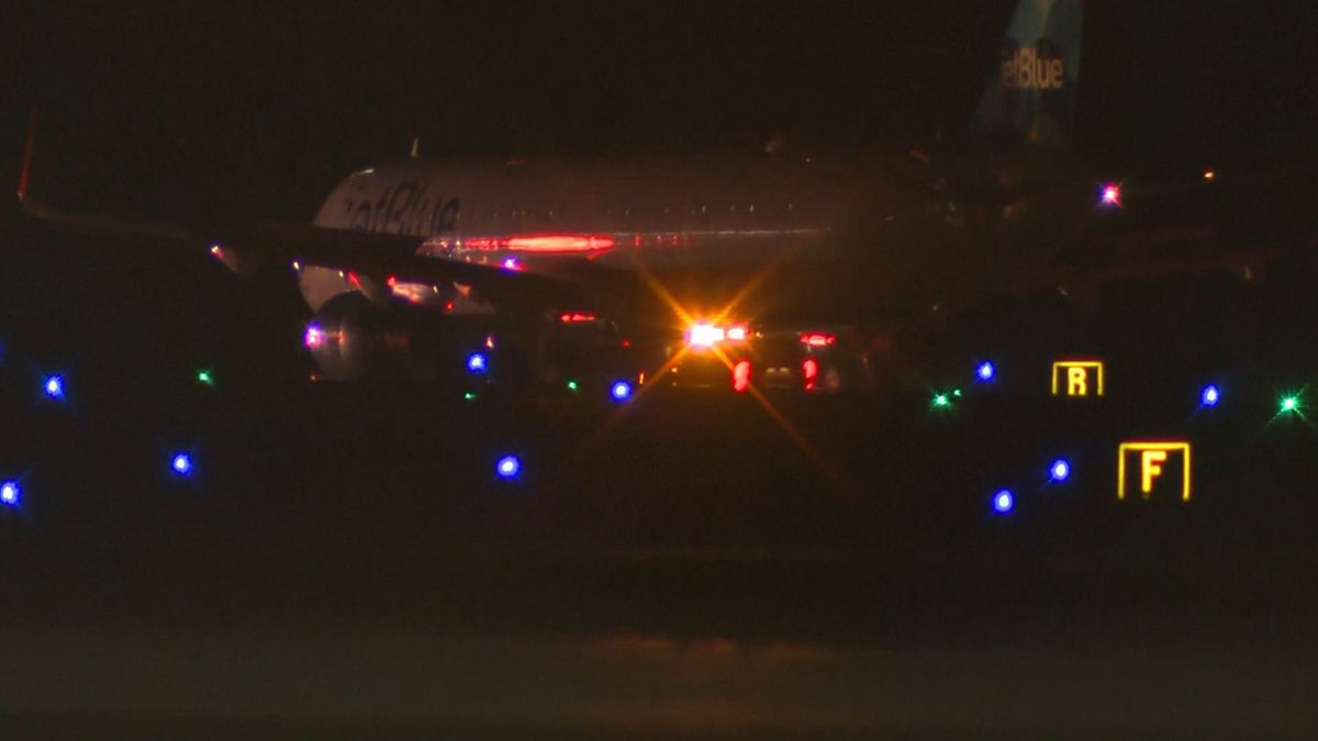 JetBlue airplane makes emergency landing KYMA