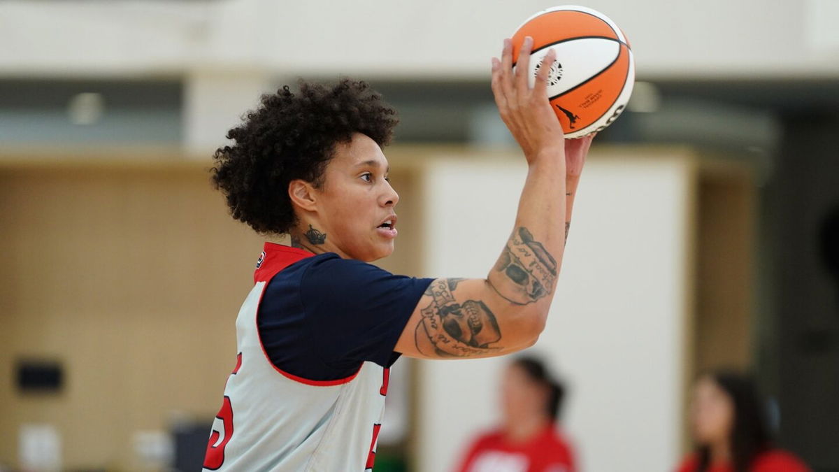 Brittney Griner warms up during U.S. women's basketball practice