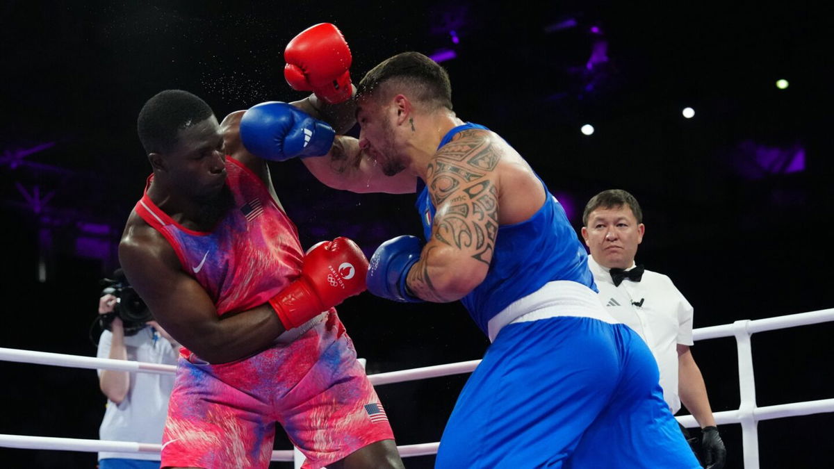 Team USA's Joshua Edwards fighting Italy's Diego Lenzi