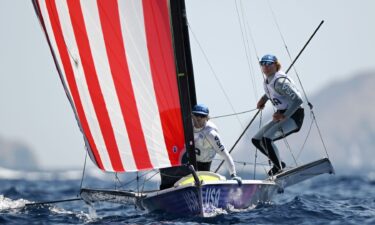 Ian Barrows and Hans Henken compete in men's skiff