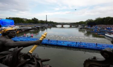 Women triathletes prepare for their race