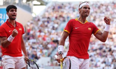 Spain's Carlos Alcaraz (L) and Rafael Nadal advanced to the third round of men's doubles at the 2024 Paris Olympics.