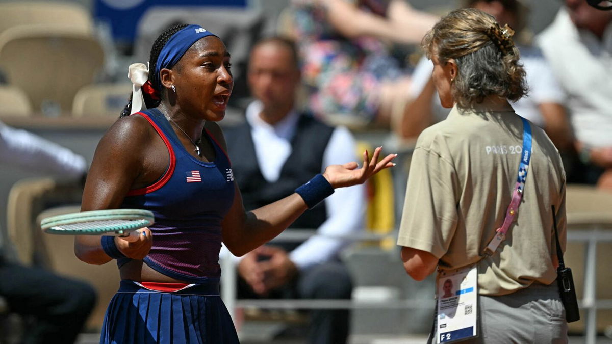 coco gauff talks to chair umpire