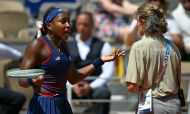 coco gauff talks to chair umpire