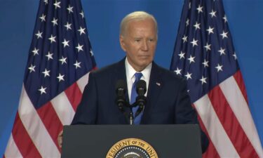 Biden se moviliza para ayudar a medio millón de indocumentados casados con ciudadanos