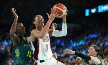 A'ja Wilson goes up for layup vs. Australia