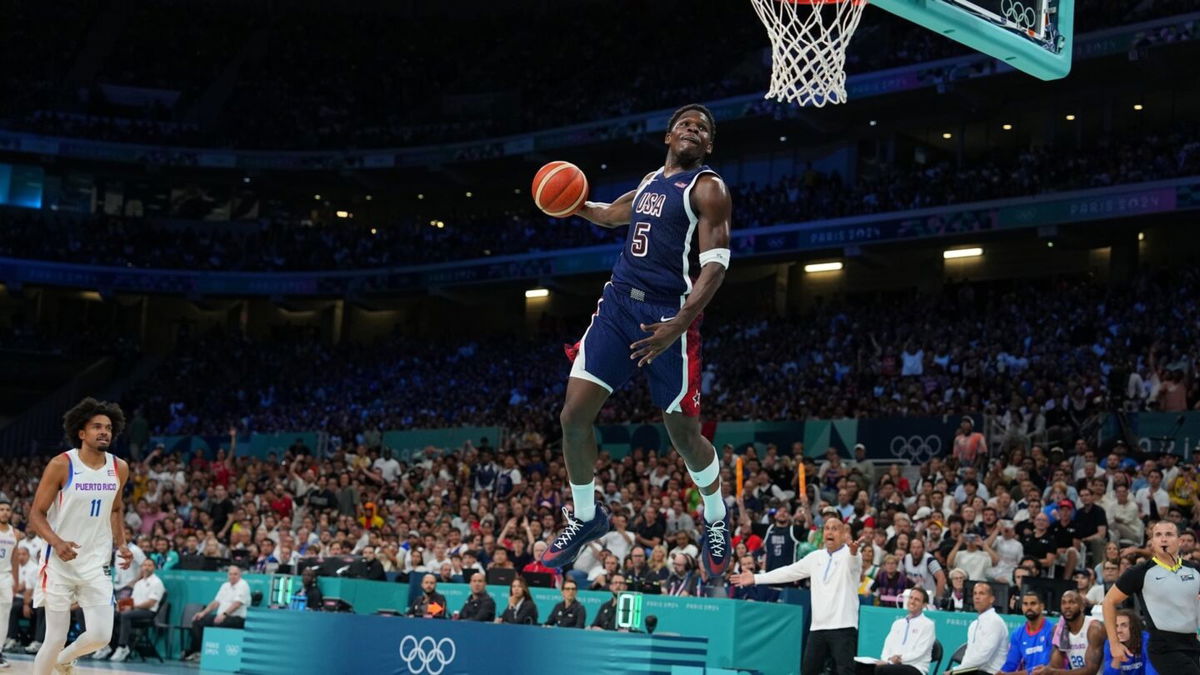 Anthony Edwards soars for dunk vs. Puerto Rico