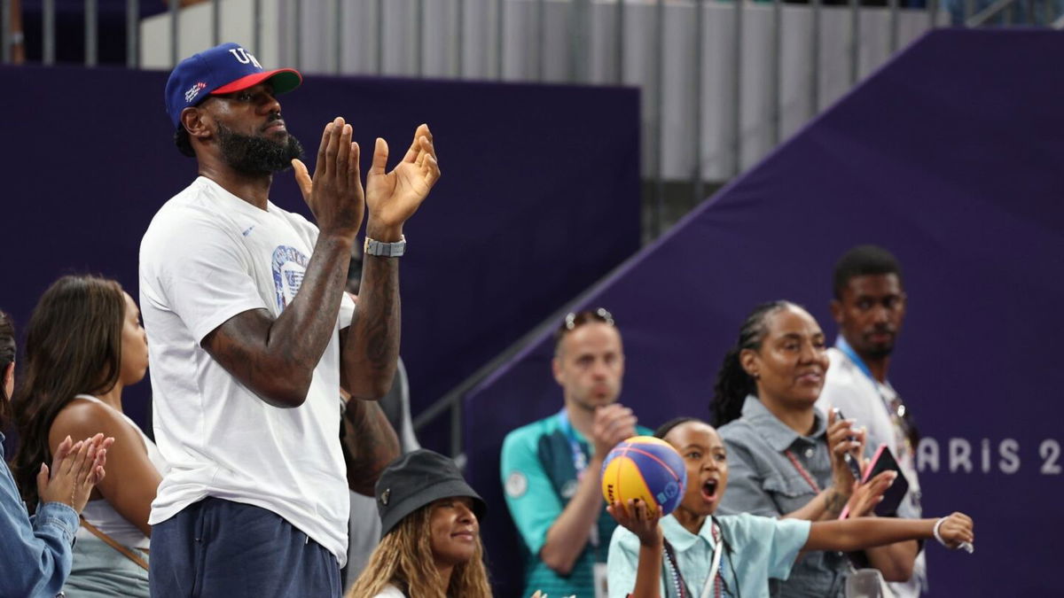 LeBron James cheers on U.S. men's 3x3 team