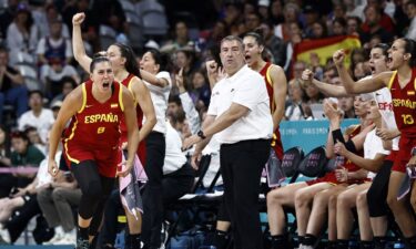 Maria Araujo and Spain bench celebrates made 3