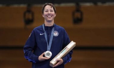 Sagen Maddalena poses with her silver medal.