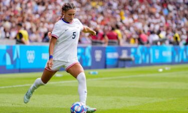 Trinity Rodman prepares to take a shot.