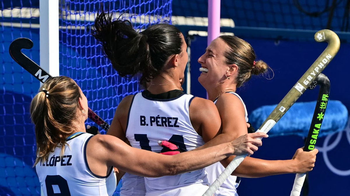 Belen Iglesias celebrates scoring her team's first goal in the women's Pool B field hockey match between Spain and South Africa during the Paris 2024 Olympic Games at the Yves-du-Manoir Stadium in Colombes on August 1